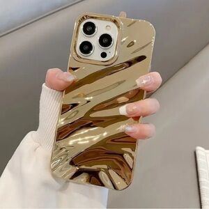 iPhone 15 Pro Max Ripple Embossed Electroplated Anti-fall Gold Case
